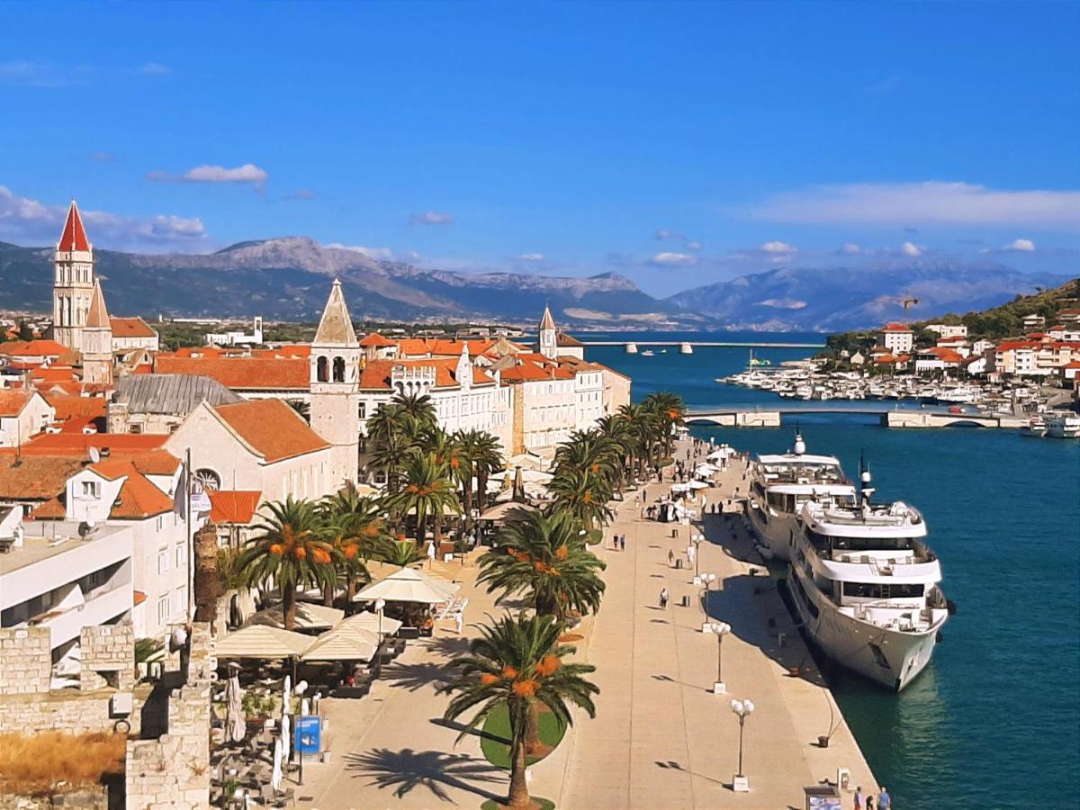Penava, Private Beach, Pool And 7min To Trogir