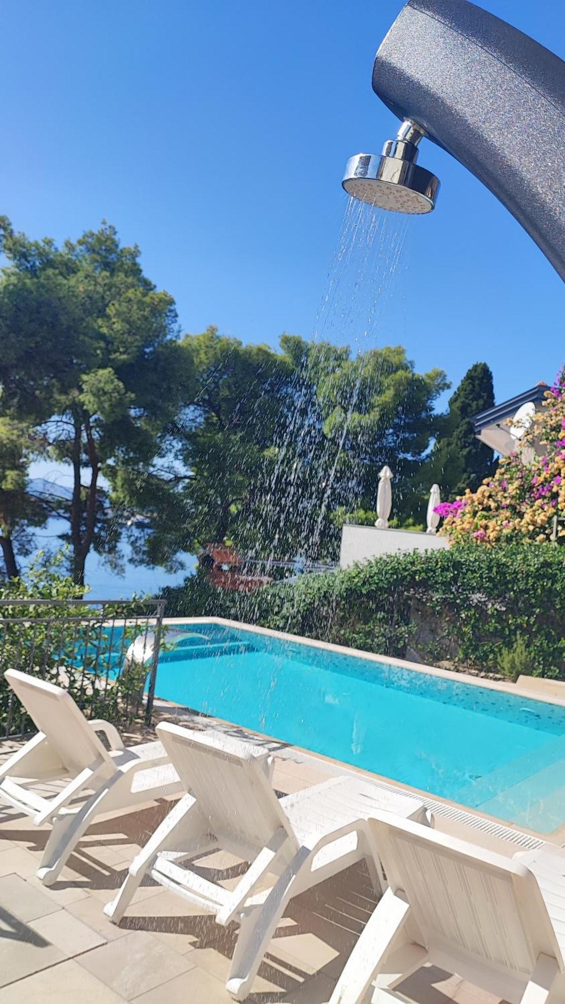 Penava, Private Beach, Pool And 7min To Appartement
