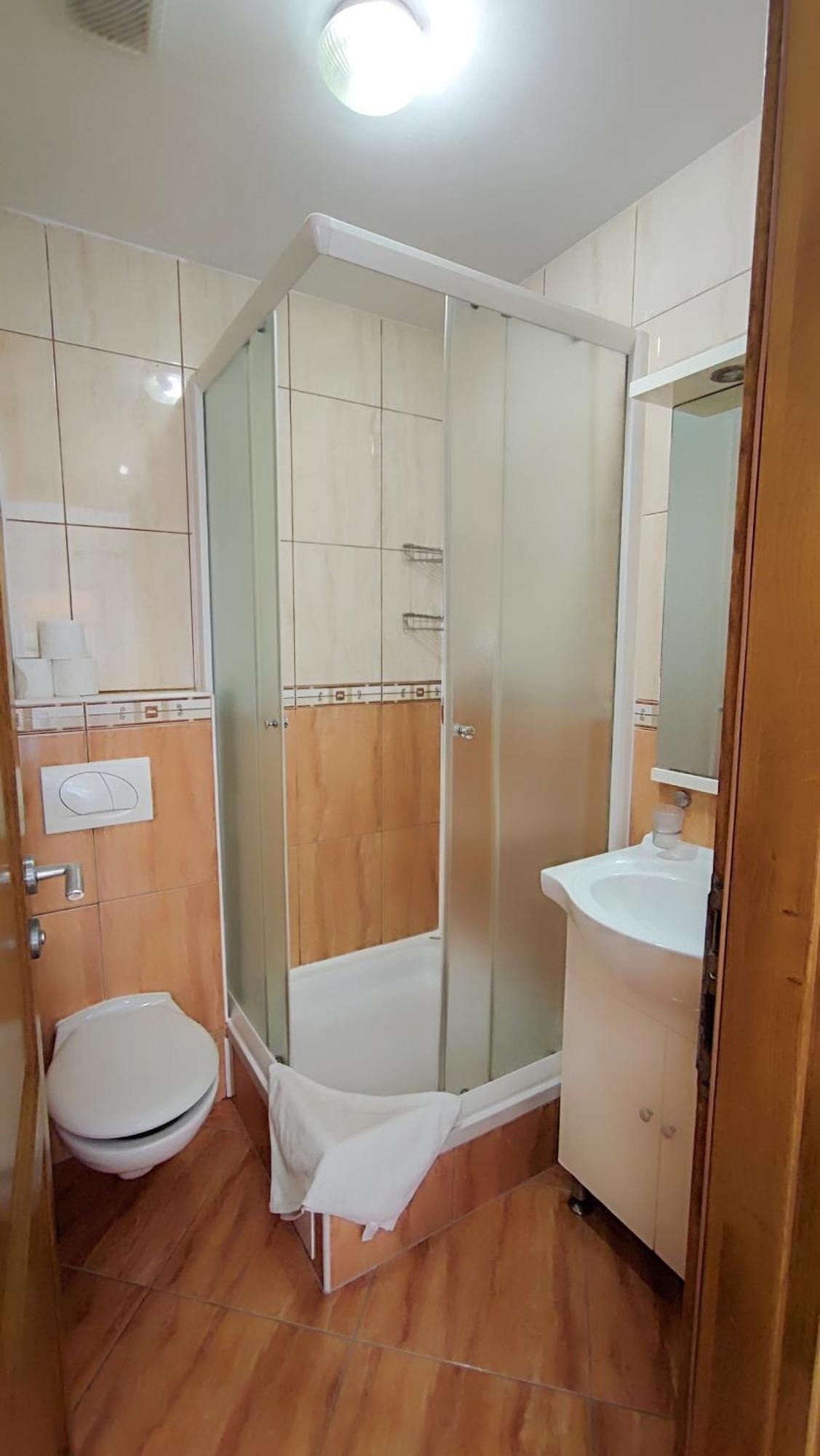 Penava, Private Beach, Pool And 7min To Appartement Trogir