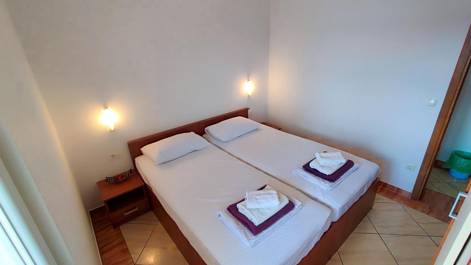 Penava, Private Beach, Pool And 7min To Appartement *
