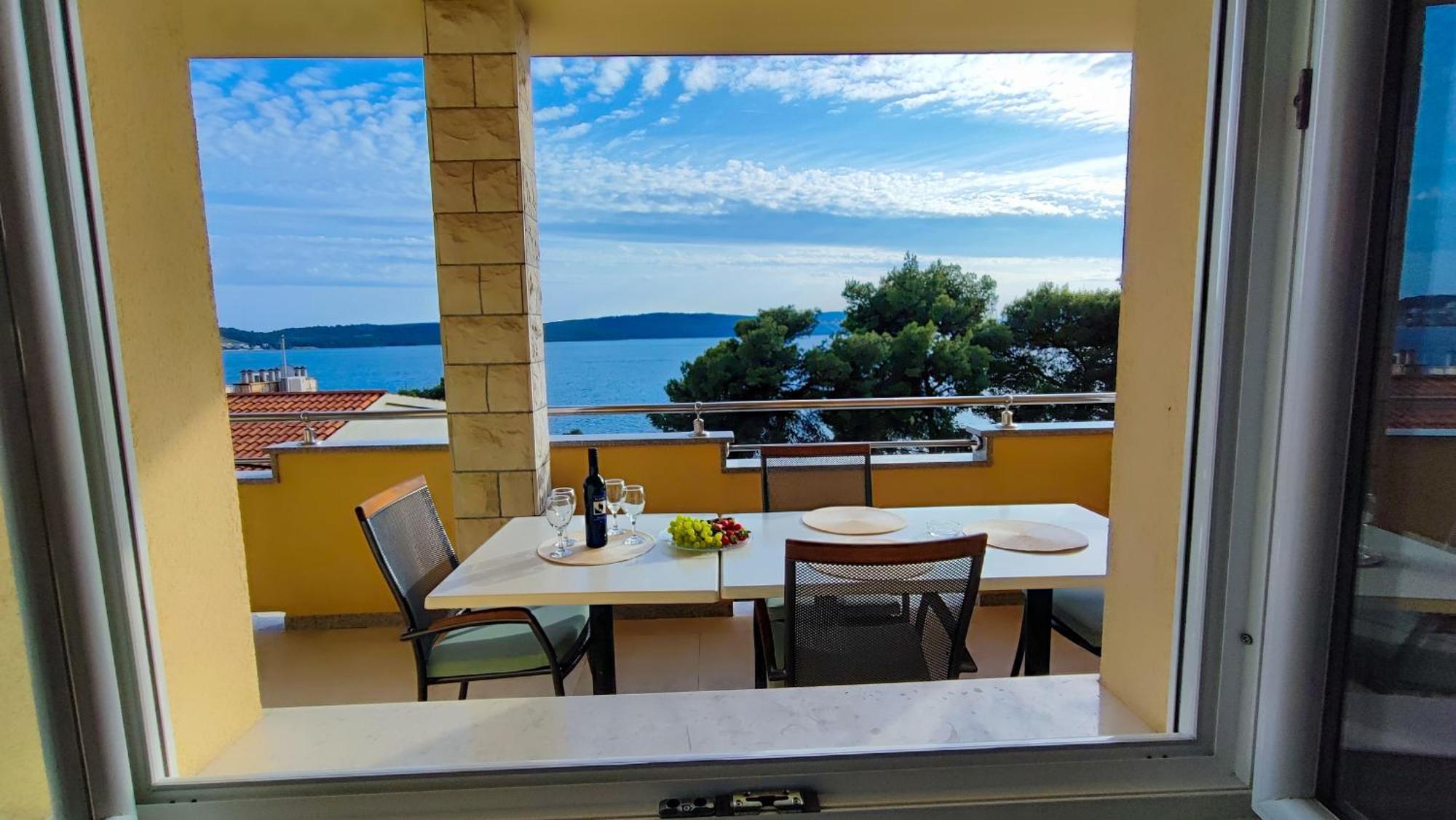 Penava, Private Beach, Pool And 7min To