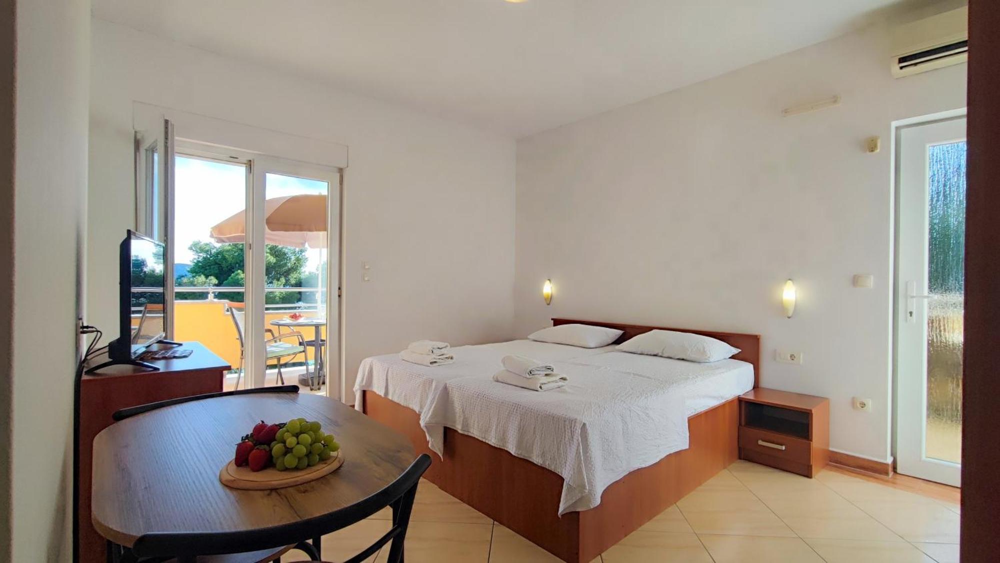 Penava, Private Beach, Pool And 7min To *