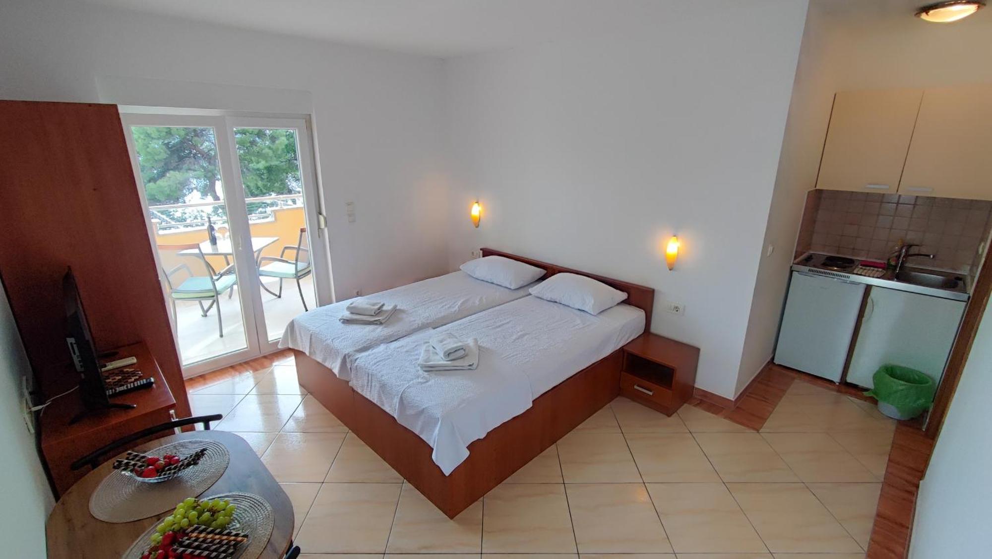 Penava, Private Beach, Pool And 7min To