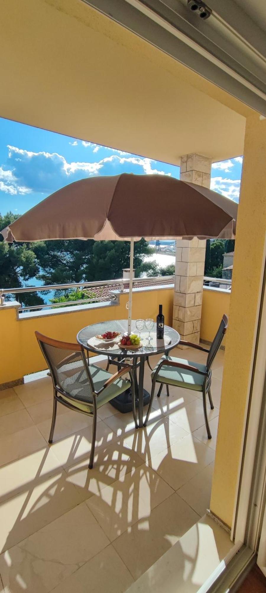 Penava, Private Beach, Pool And 7min To Appartement