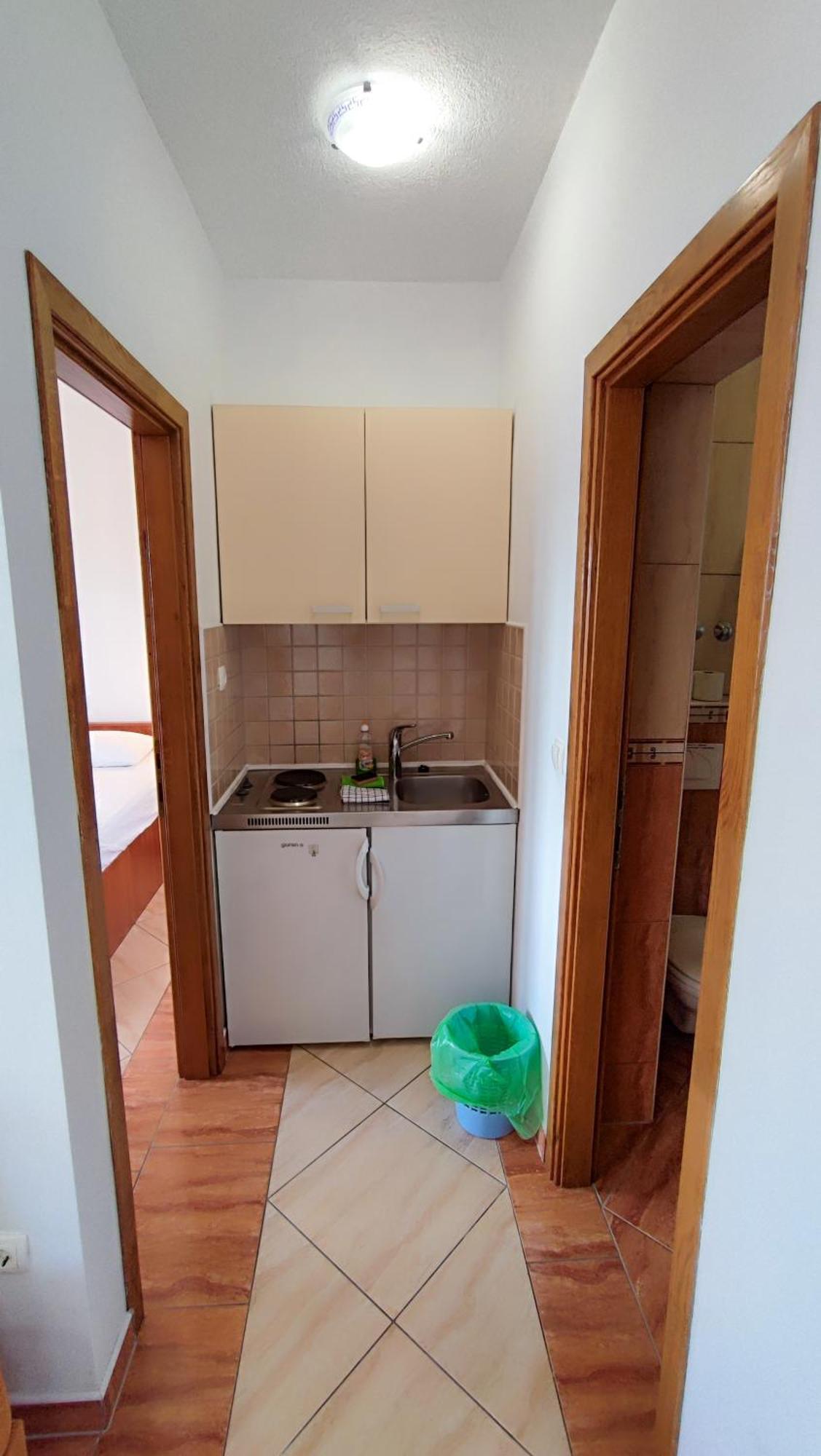 Penava, Private Beach, Pool And 7min To * Trogir