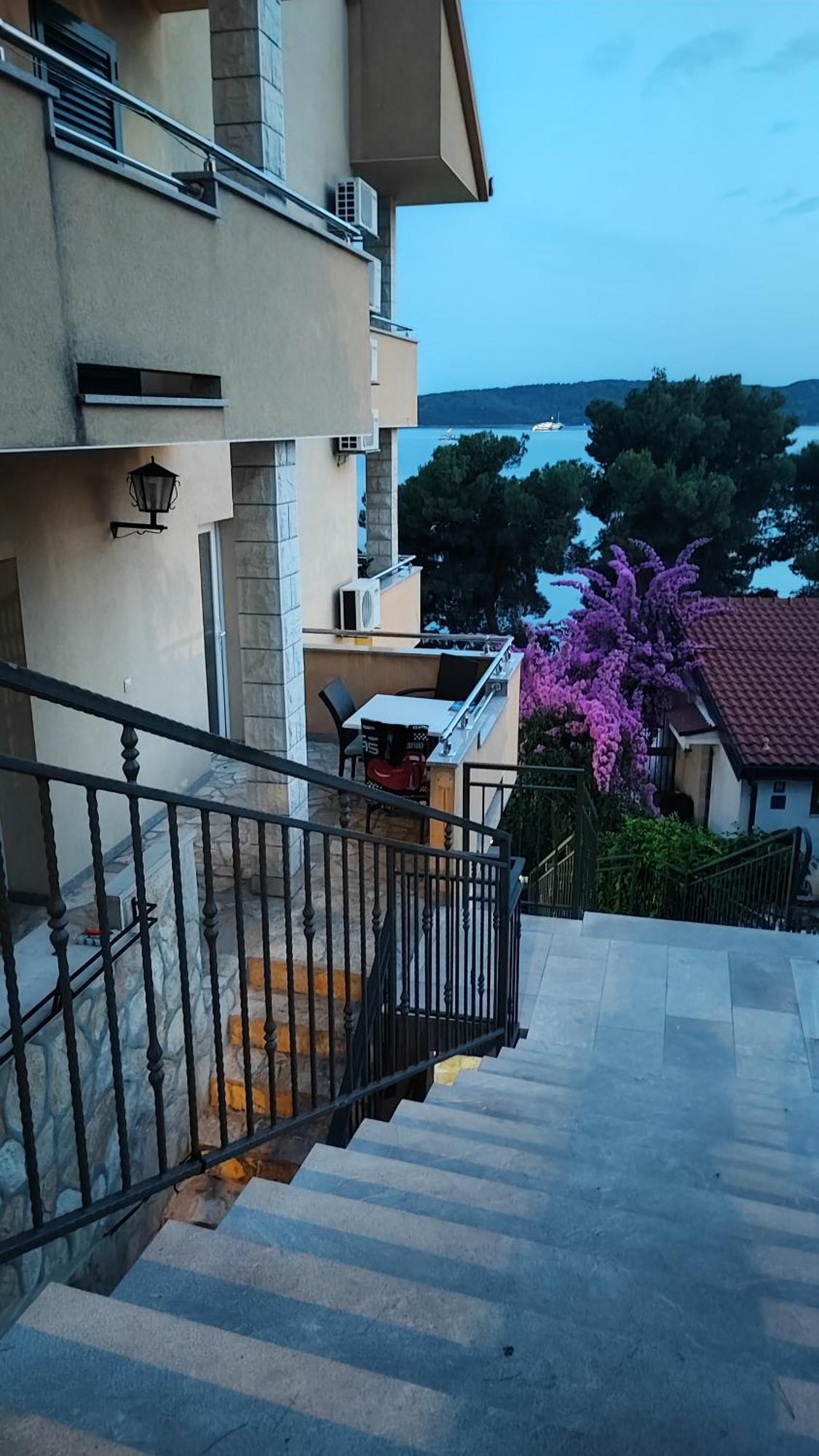 Penava, Private Beach, Pool And 7min To Appartement