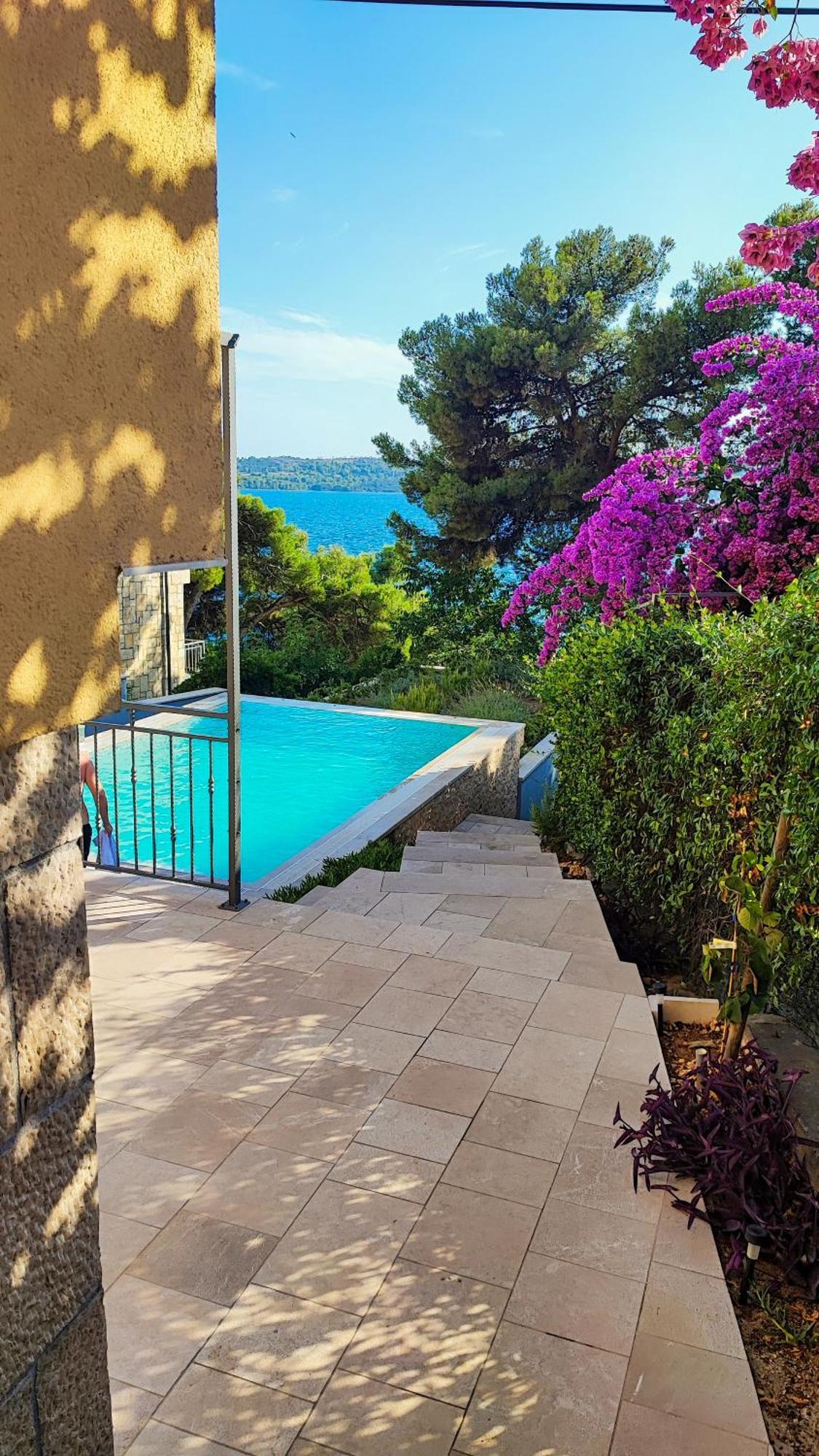 Penava, Private Beach, Pool And 7min To *