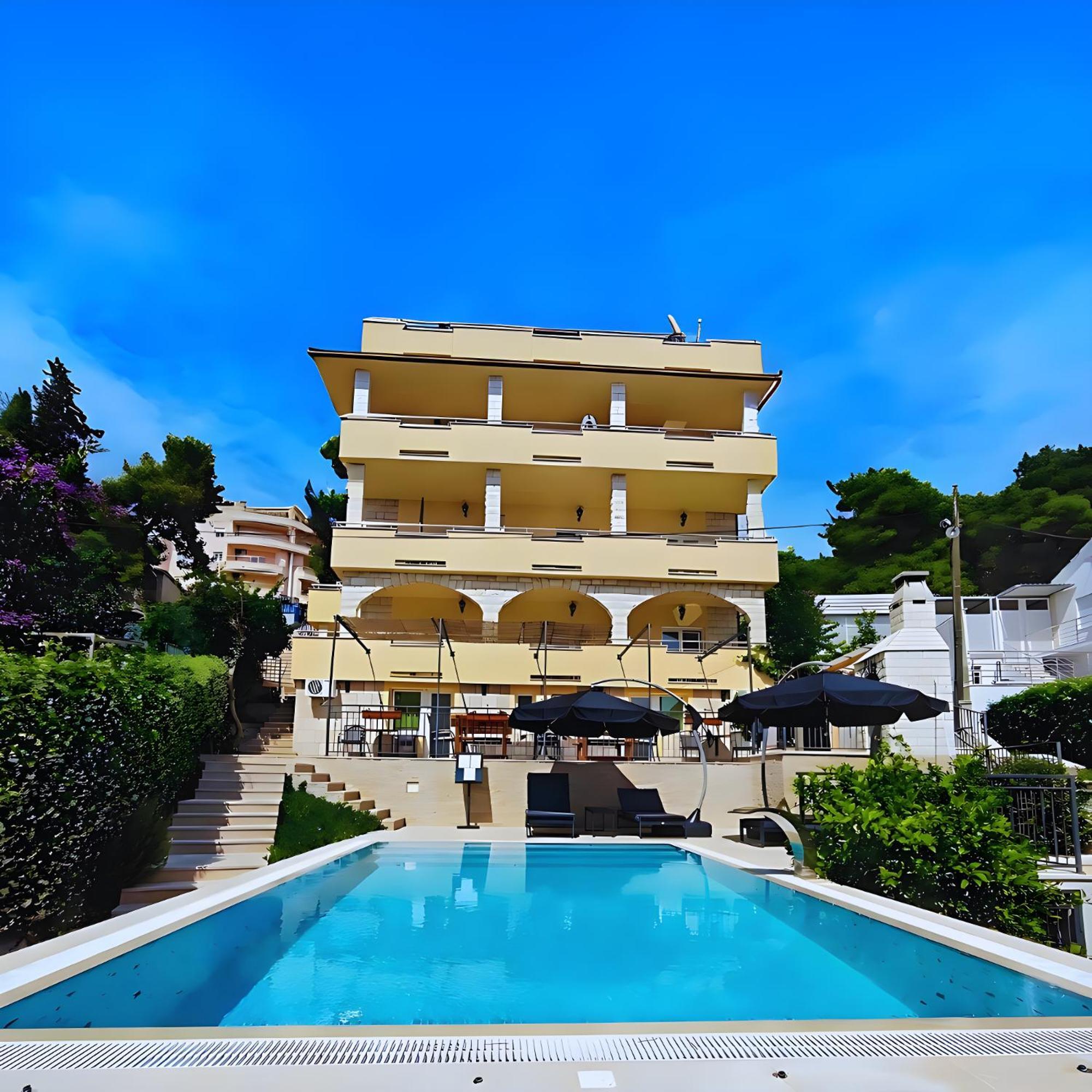 Penava, Private Beach, Pool And 7min To *