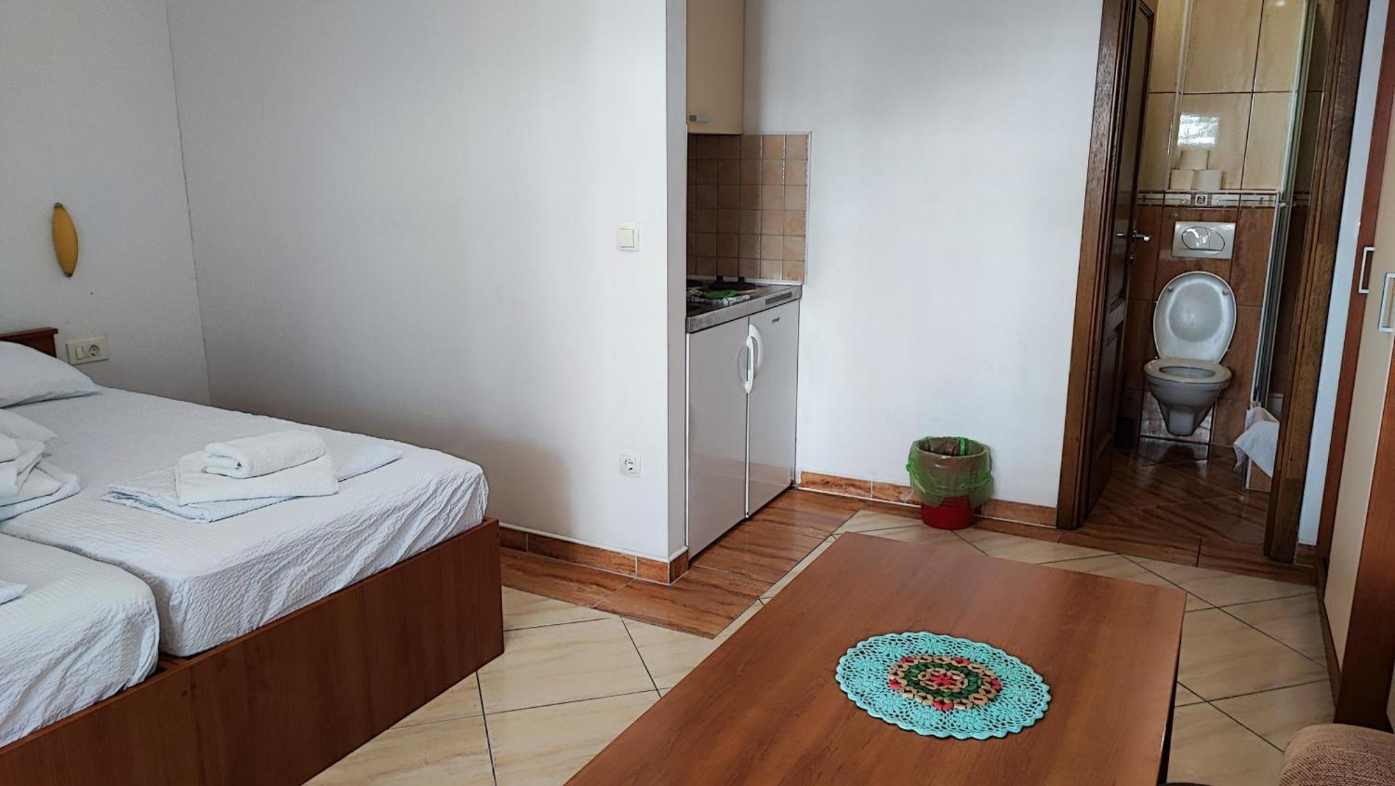 Penava, Private Beach, Pool And 7min To Appartement *