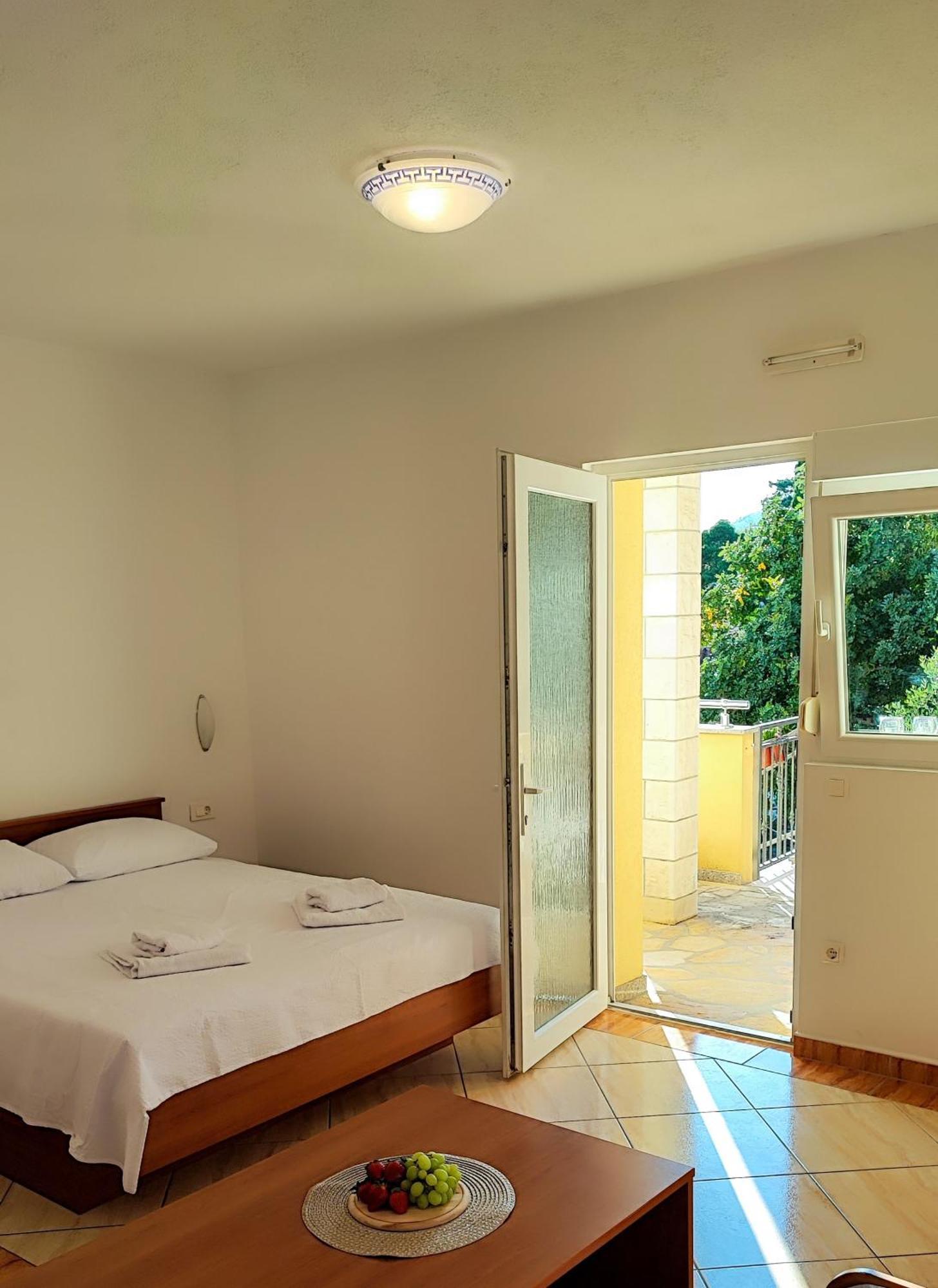 Penava, Private Beach, Pool And 7min To *