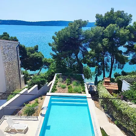 Villa Penava, Private Beach, Pool And 7Min To Trogir Extérieur photo