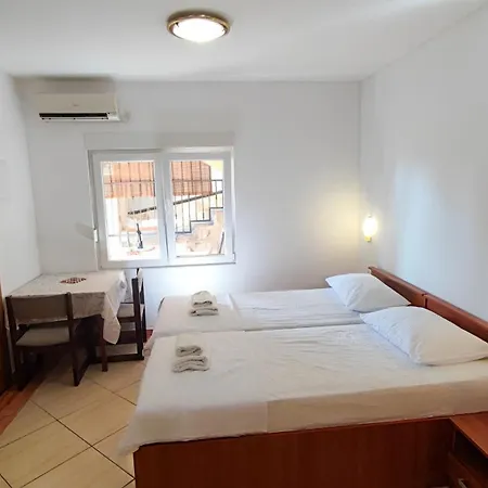 Villa Penava, Private Beach, Pool And 7Min To Trogir Chambre photo