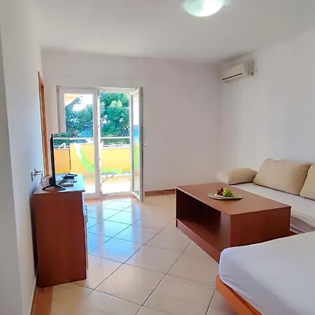 Villa Penava, Private Beach, Pool And 7Min To Trogir Chambre photo