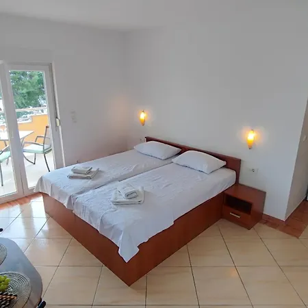 Villa Penava, Private Beach, Pool And 7Min To Trogir Chambre photo