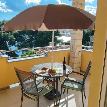 Villa Penava, Private Beach, Pool And 7Min To Trogir Chambre photo