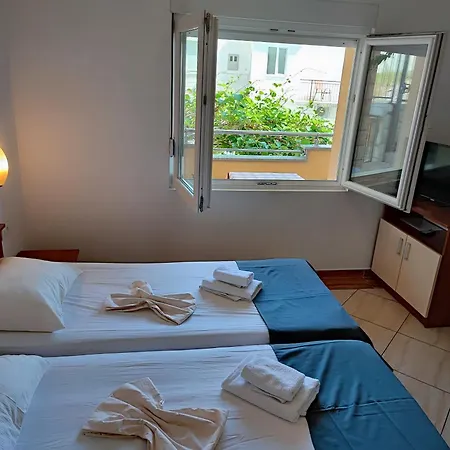 Villa Penava, Private Beach, Pool And 7Min To Trogir Chambre photo