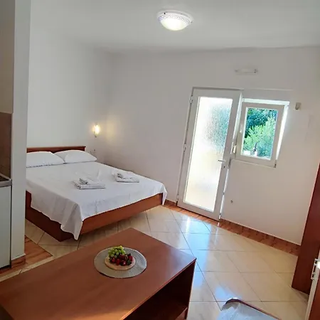 Villa Penava, Private Beach, Pool And 7Min To Trogir Chambre photo