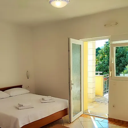 Villa Penava, Private Beach, Pool And 7Min To Trogir Chambre photo