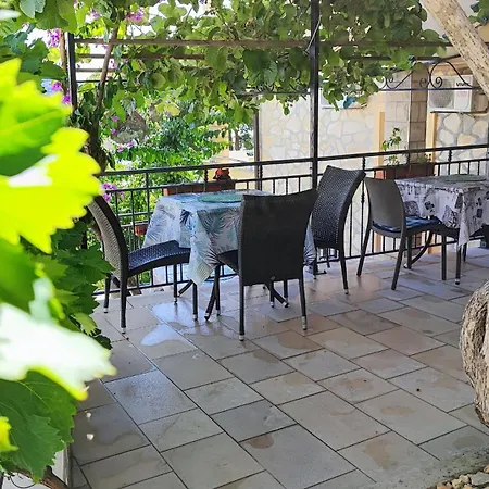 Villa Penava, Private Beach, Pool And 7Min To Trogir Chambre photo