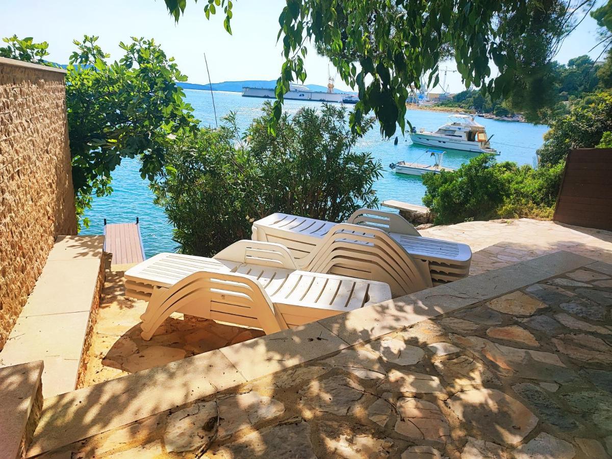 Penava, Private Beach, Pool And 7min To Apartmán