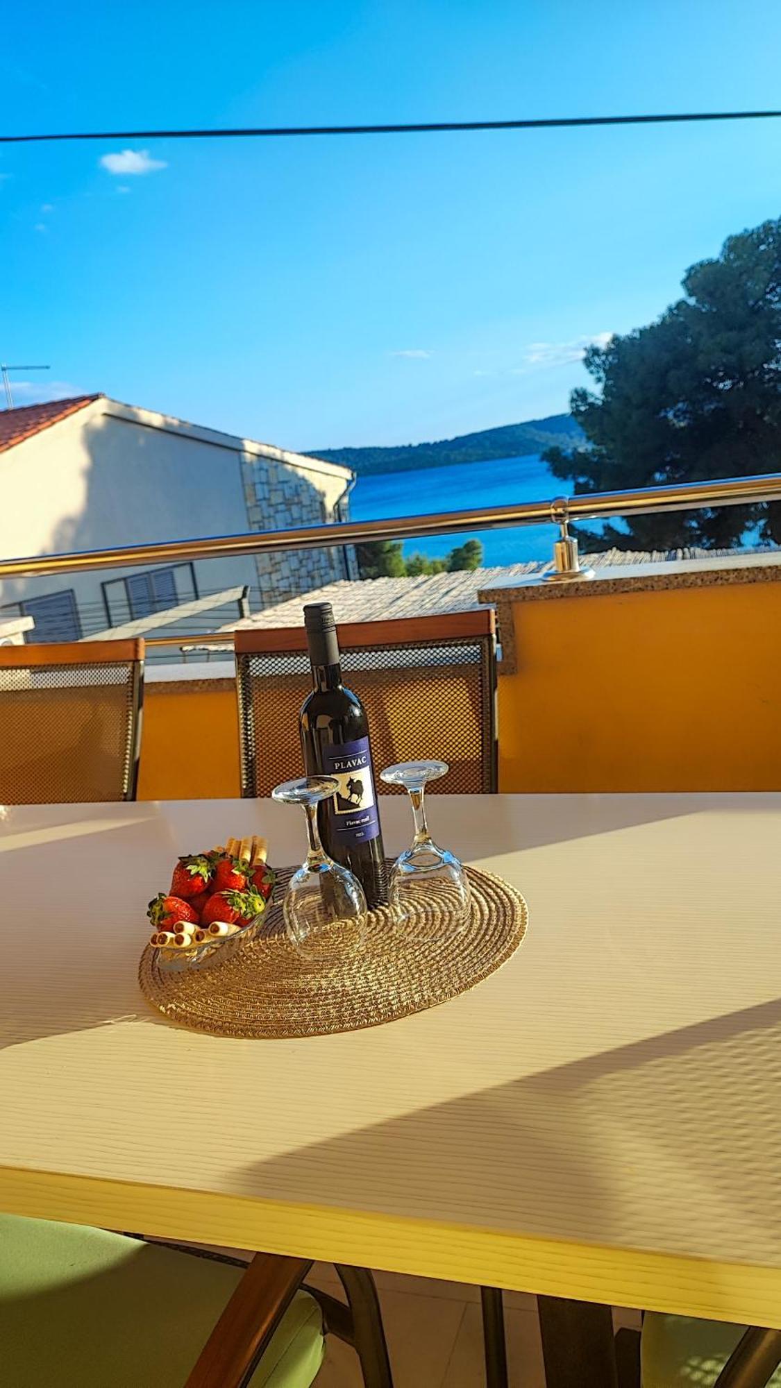 Penava, Private Beach, Pool And 7min To Apartmán Trogir