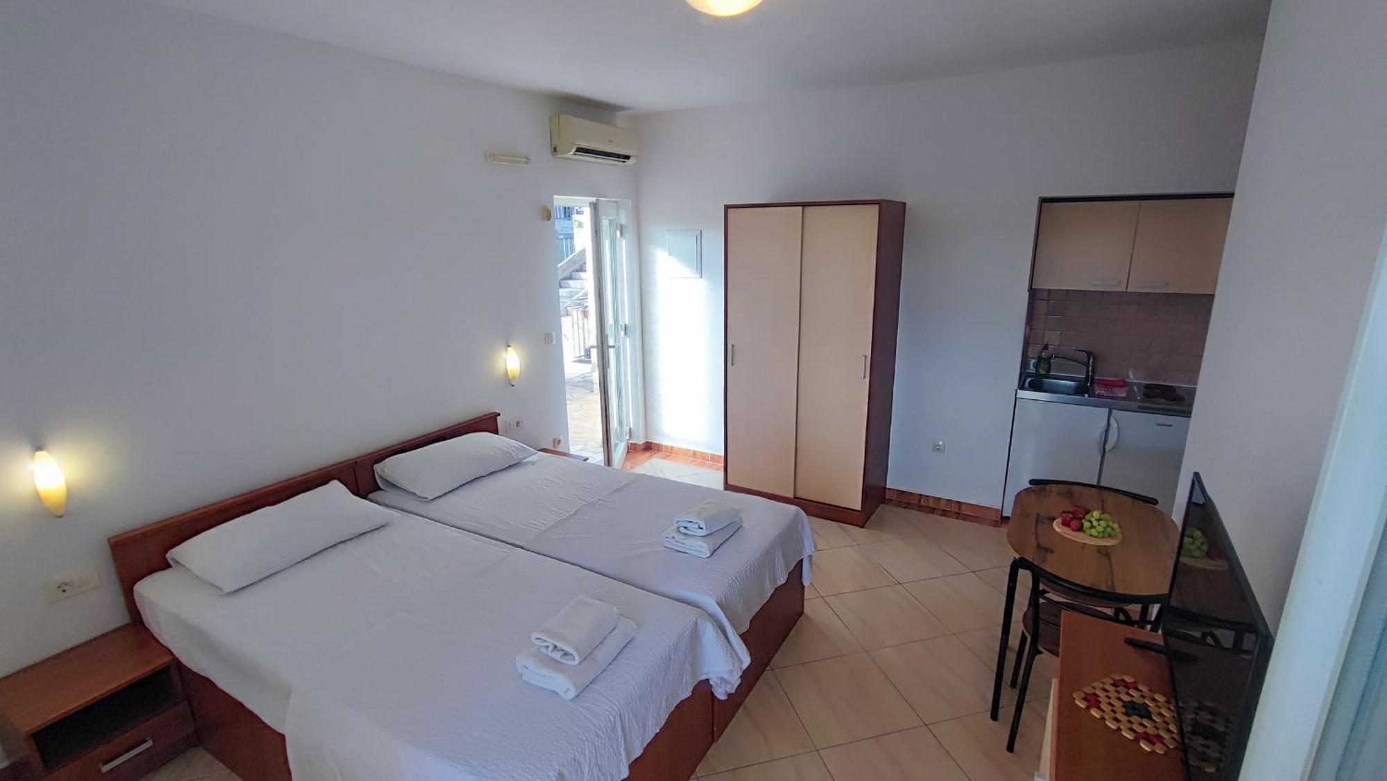 Apartmán Penava, Private Beach, Pool And 7min To