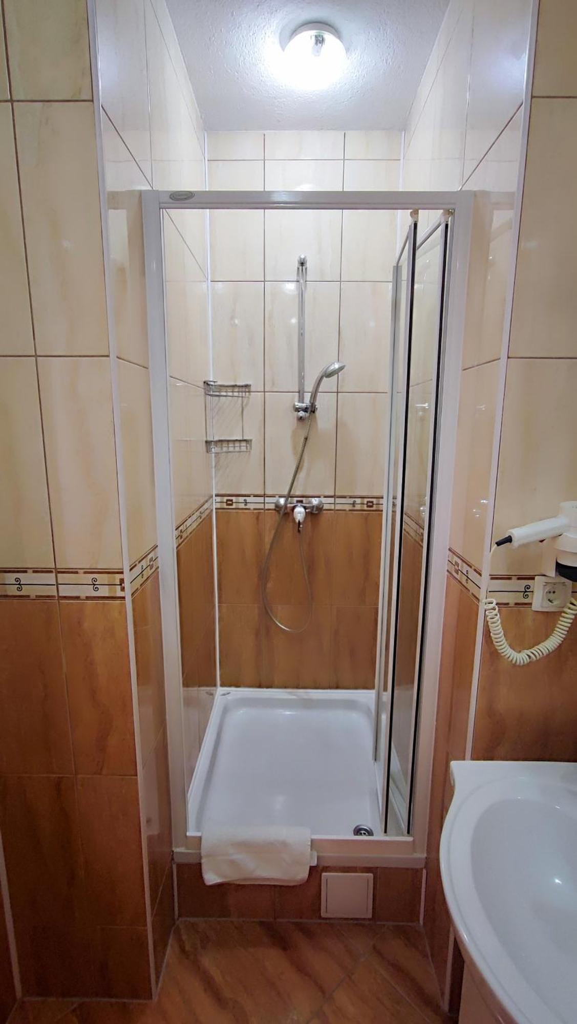Penava, Private Beach, Pool And 7min To Trogir