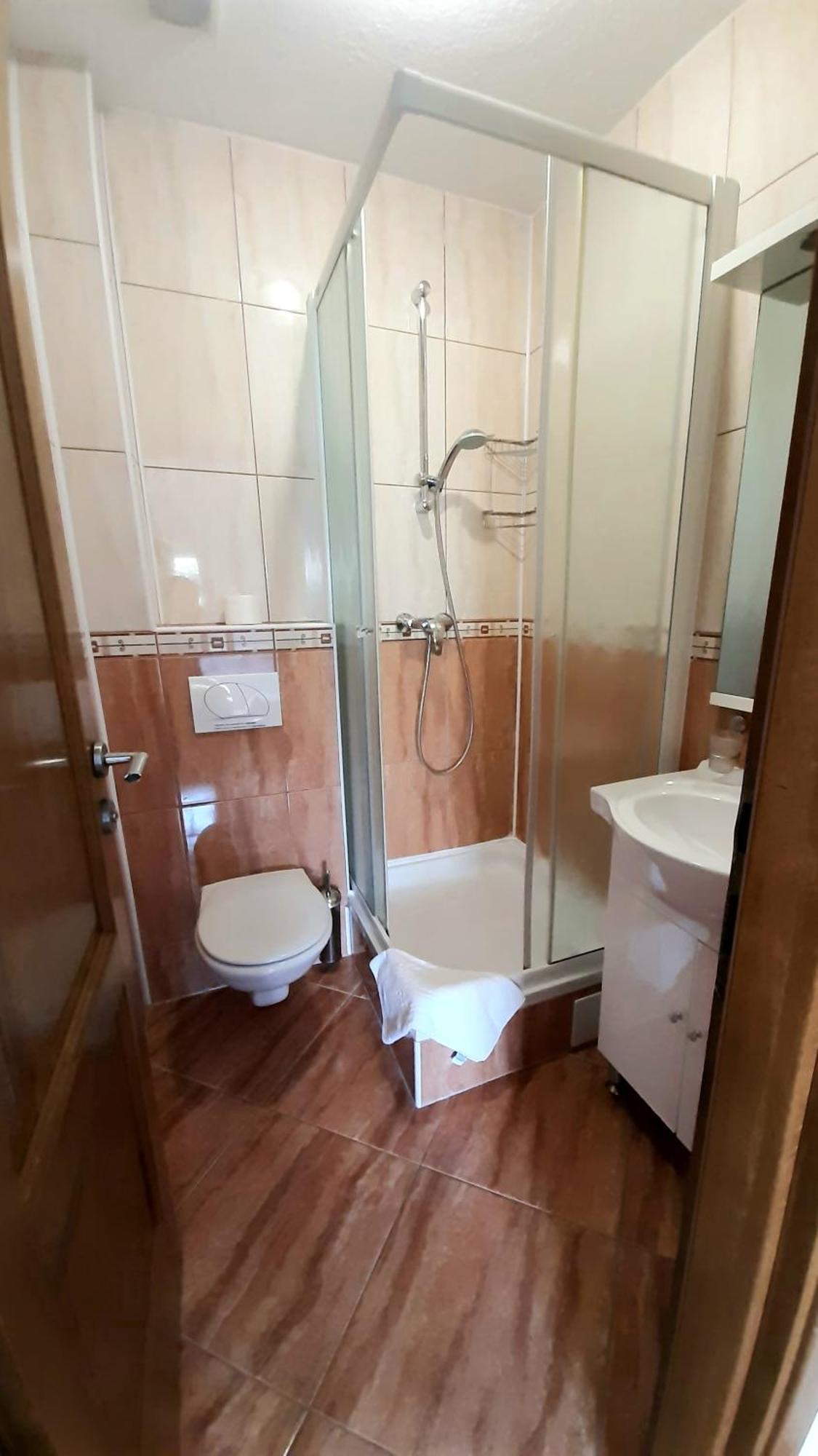Penava, Private Beach, Pool And 7min To Apartmán