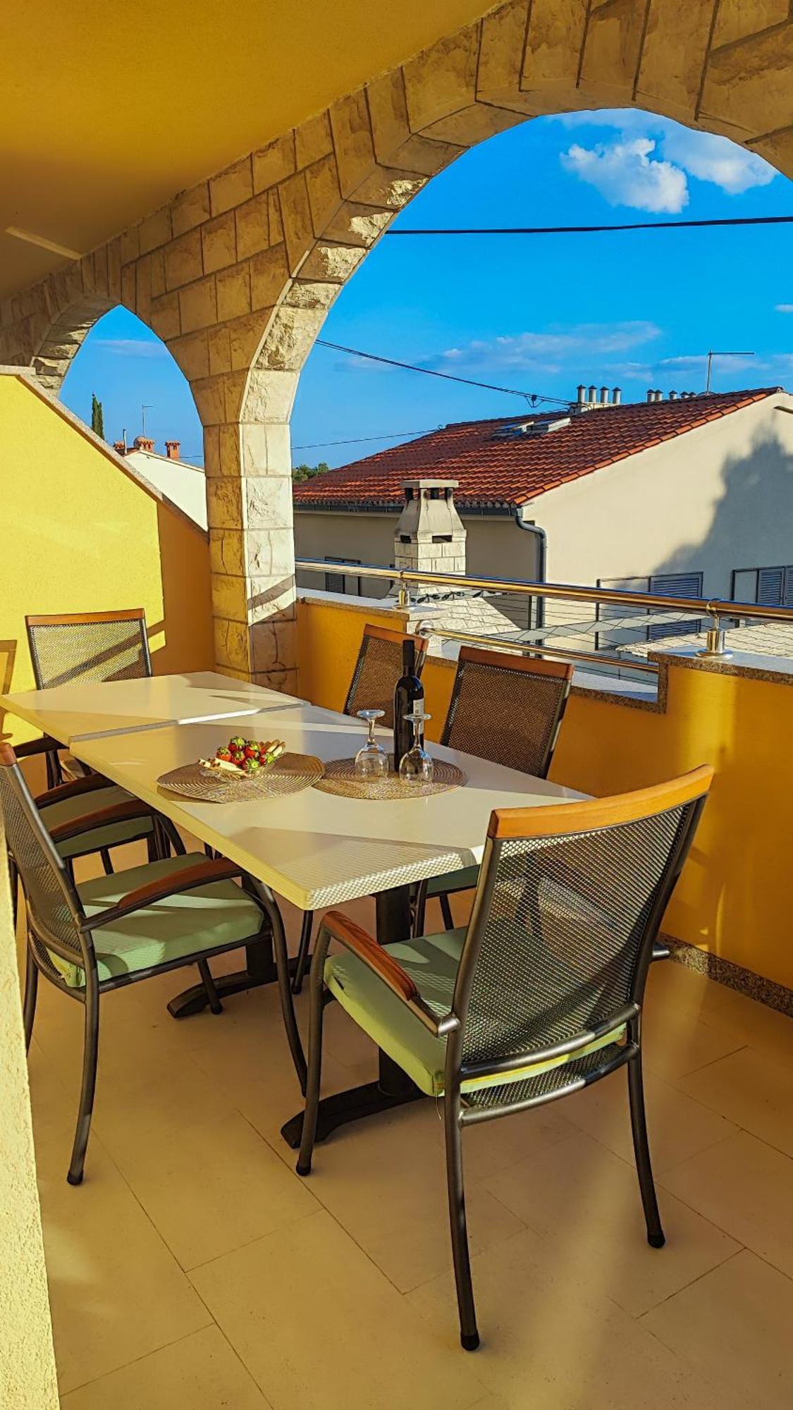 Apartman Penava, Private Beach, Pool And 7min To